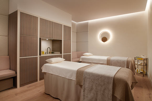 ROMANTIC RETREAT